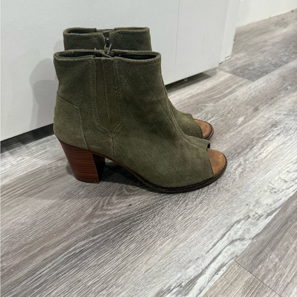 Toms Peep Toe Green Suede Heeled Boots 8.5
